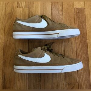 Nike Court Legacy Suede Size 9